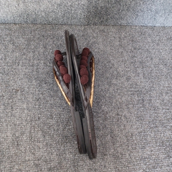 Tory Burch Women Leather Pom Pom Flip Flop Shoe Size 5 Boho Color Brown - Picture 5 of 11